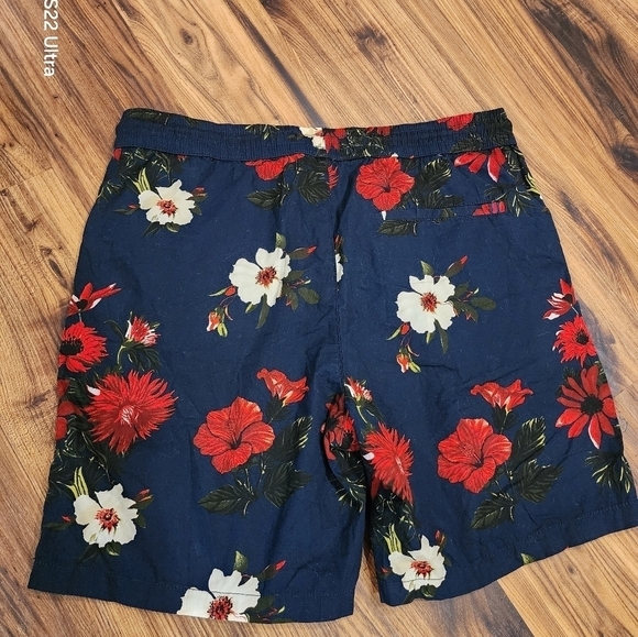 Floral Aloha Hawaiian Shorts - Picture 4 of 7